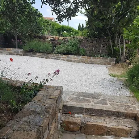 Fuer 4 Personen Ca 100 Qm In Nova Vas Nad Dragonjo, Kuestenland Slowenien Počitniška hiša *