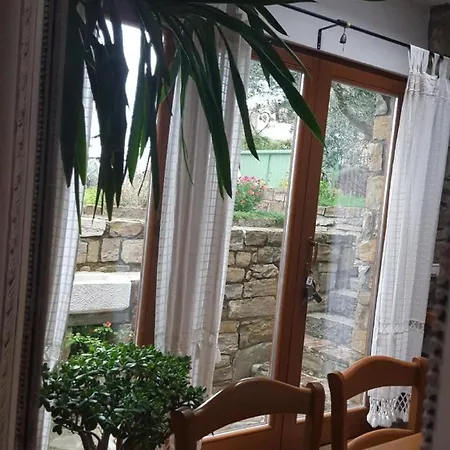 Tatil Evi Fuer 4 Personen Ca 100 Qm In Nova Vas Nad Dragonjo, Kuestenland Slowenien